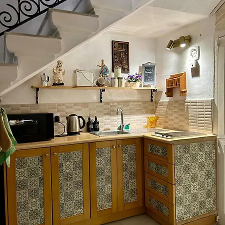 Ensuite Room With Private Kitchen In A Typical Maltese Townhouse Sliema Extérieur photo