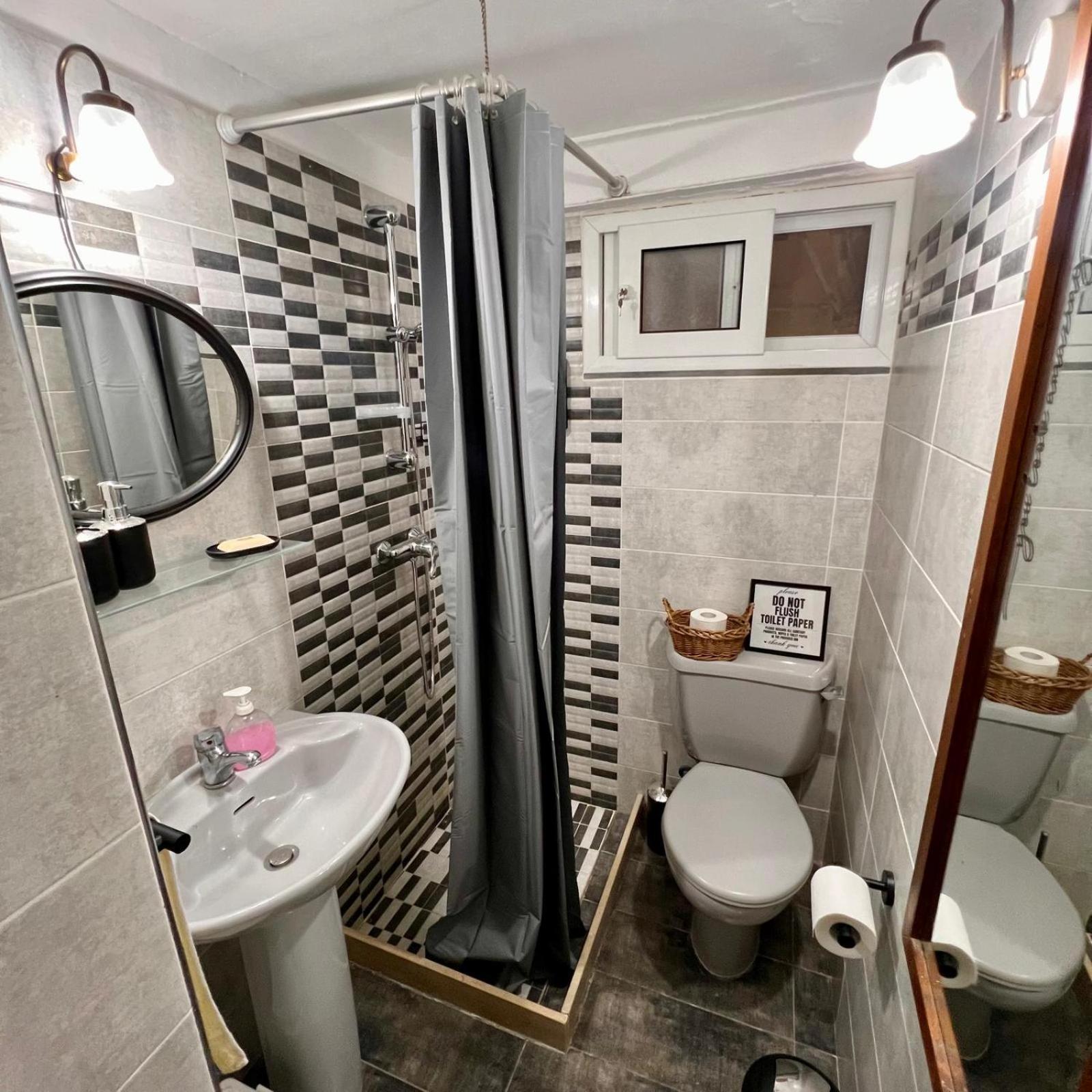 Privatunterkunft Ensuite With Private Kitchen In A Typical Maltese Townhouse Sliema