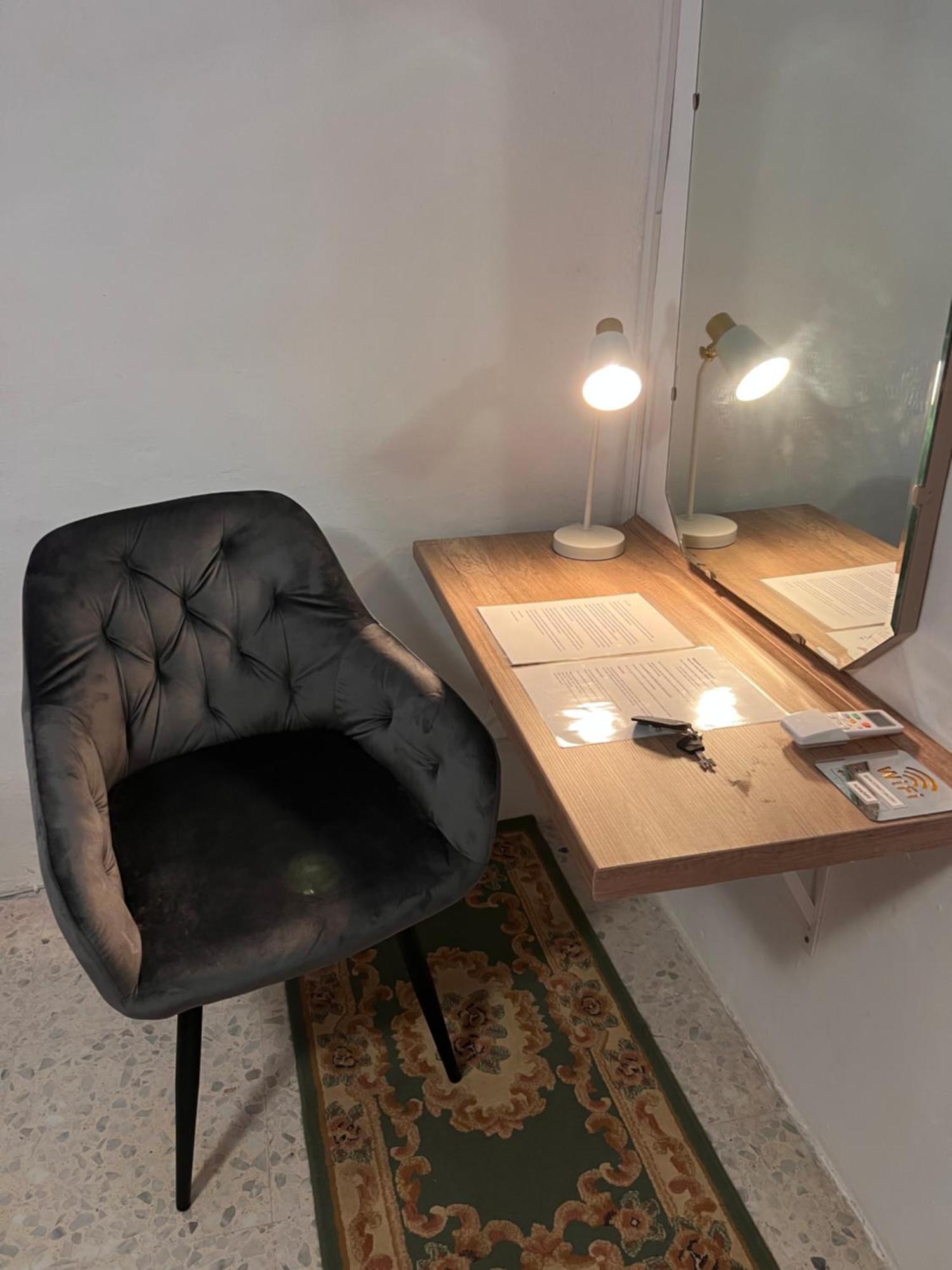 Ensuite With Private Kitchen In A Typical Maltese Townhouse Privatunterkunft